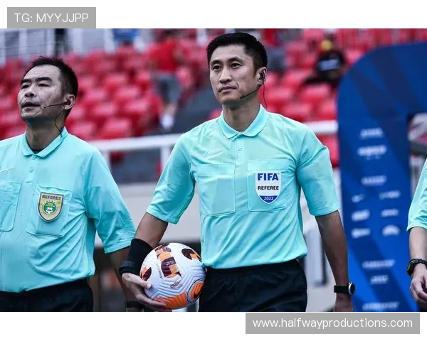 马宁裁判组中东归国备战中心赛 马宁裁判组中东归国备战中心赛